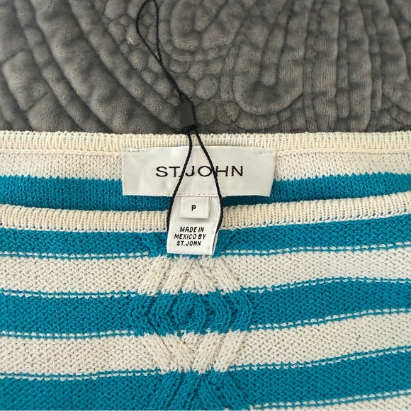 St. John Sweater - Picture 4 of 7